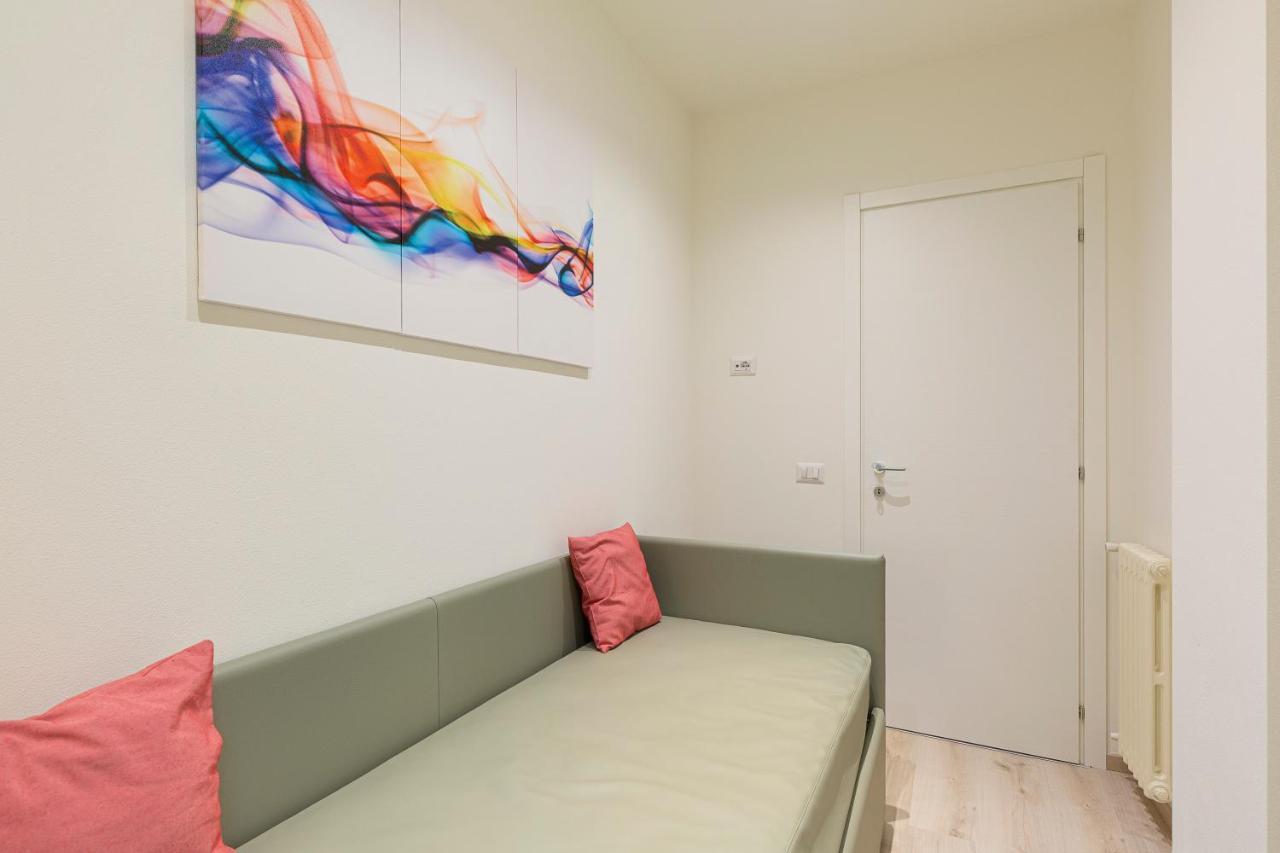 Max 14 Apartment